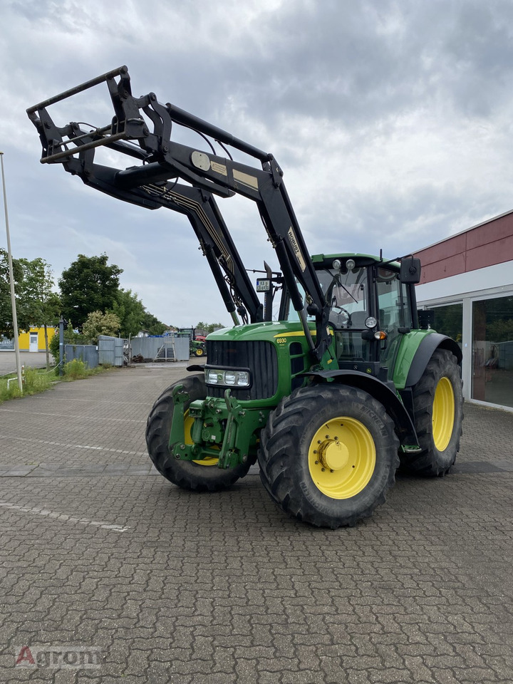 John Deere 6930 Premium - Farm tractor: picture 5 John Deere 6930 Premium - Farm tractor: picture 5