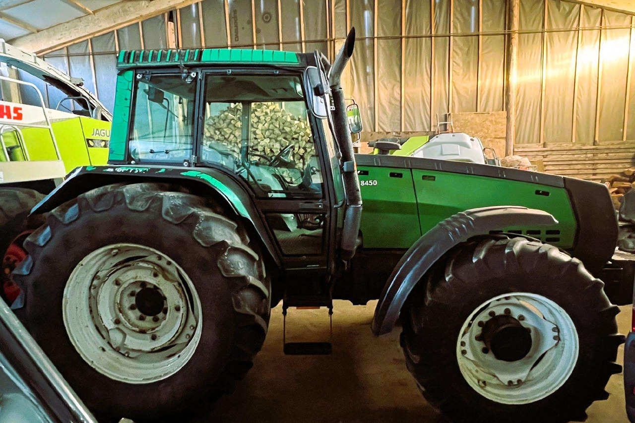 Valtra 8450 Mega - Farm tractor: picture 3 Valtra 8450 Mega - Farm tractor: picture 3