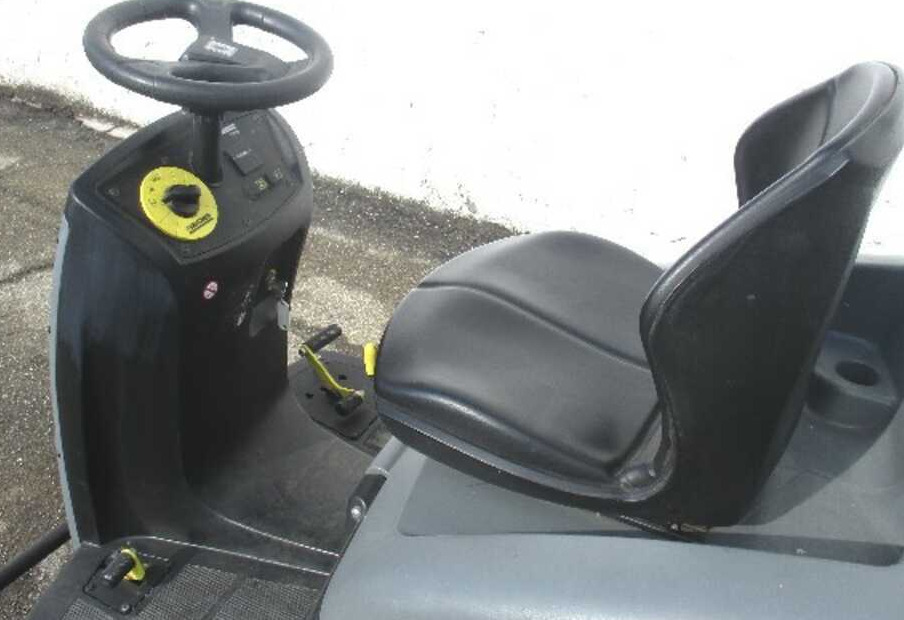 Kärcher KM 100/100 RD - Industrial sweeper: picture 1 Kärcher KM 100/100 RD - Industrial sweeper: picture 1