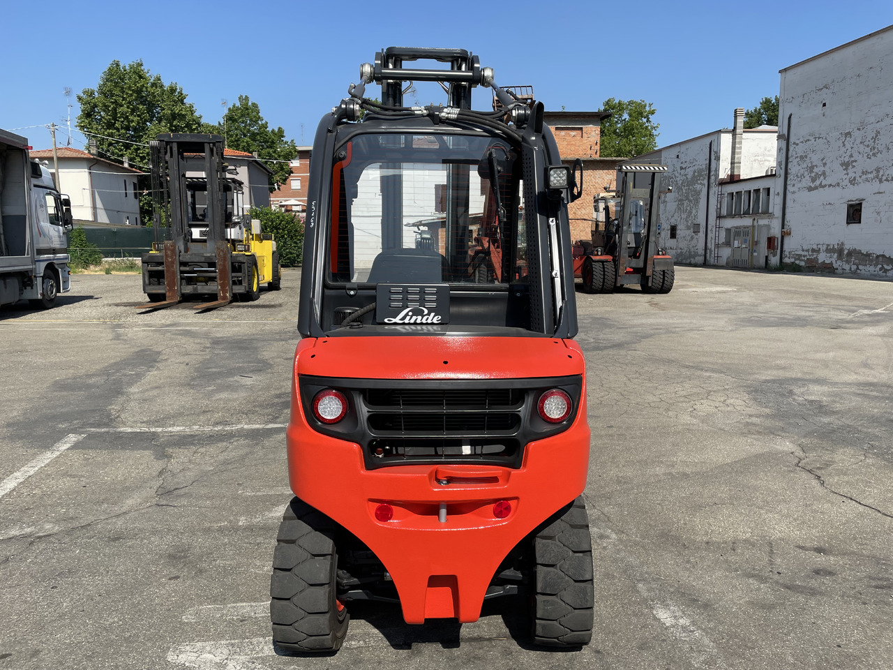 LINDE H 25 D - Diesel forklift: picture 3 LINDE H 25 D - Diesel forklift: picture 3