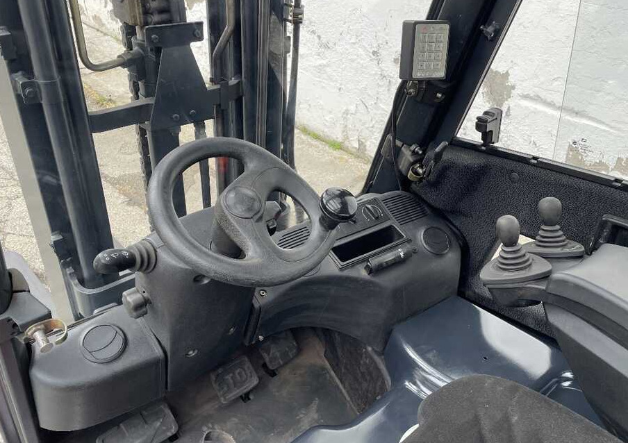 Linde E 18 L-01/386 (batt. NUOVA) - Electric forklift: picture 4 Linde E 18 L-01/386 (batt. NUOVA) - Electric forklift: picture 4