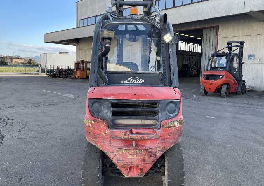 Linde H 30 D/393 - Diesel forklift: picture 3 Linde H 30 D/393 - Diesel forklift: picture 3