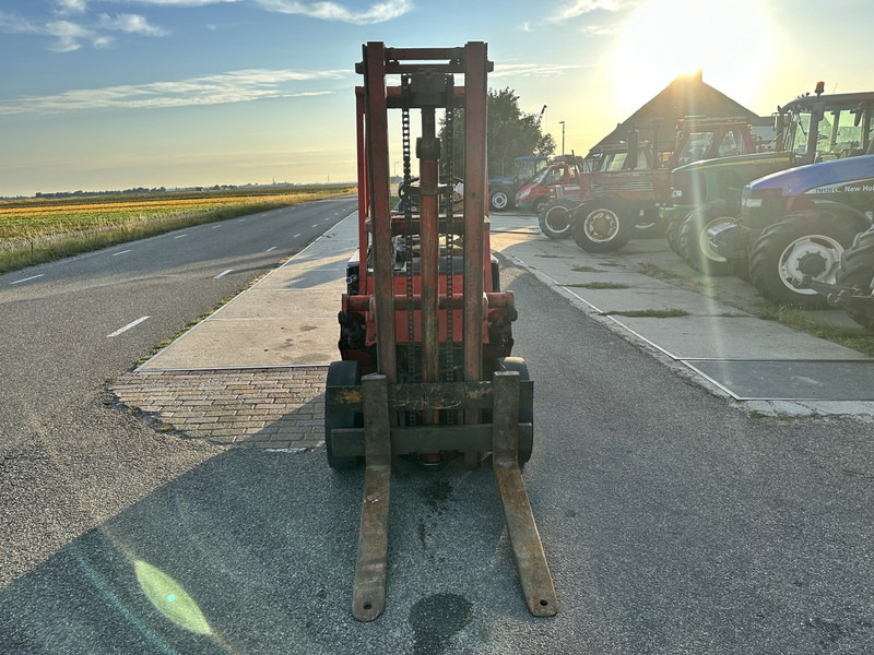 Clark DCY 40 - Diesel forklift: picture 2 Clark DCY 40 - Diesel forklift: picture 2