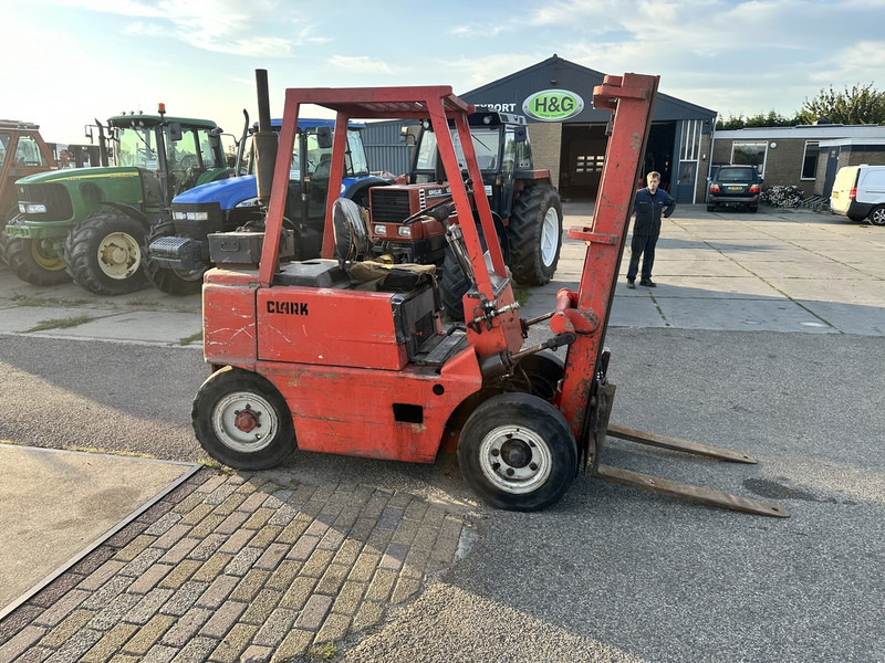 Clark DCY 40 - Diesel forklift: picture 3 Clark DCY 40 - Diesel forklift: picture 3