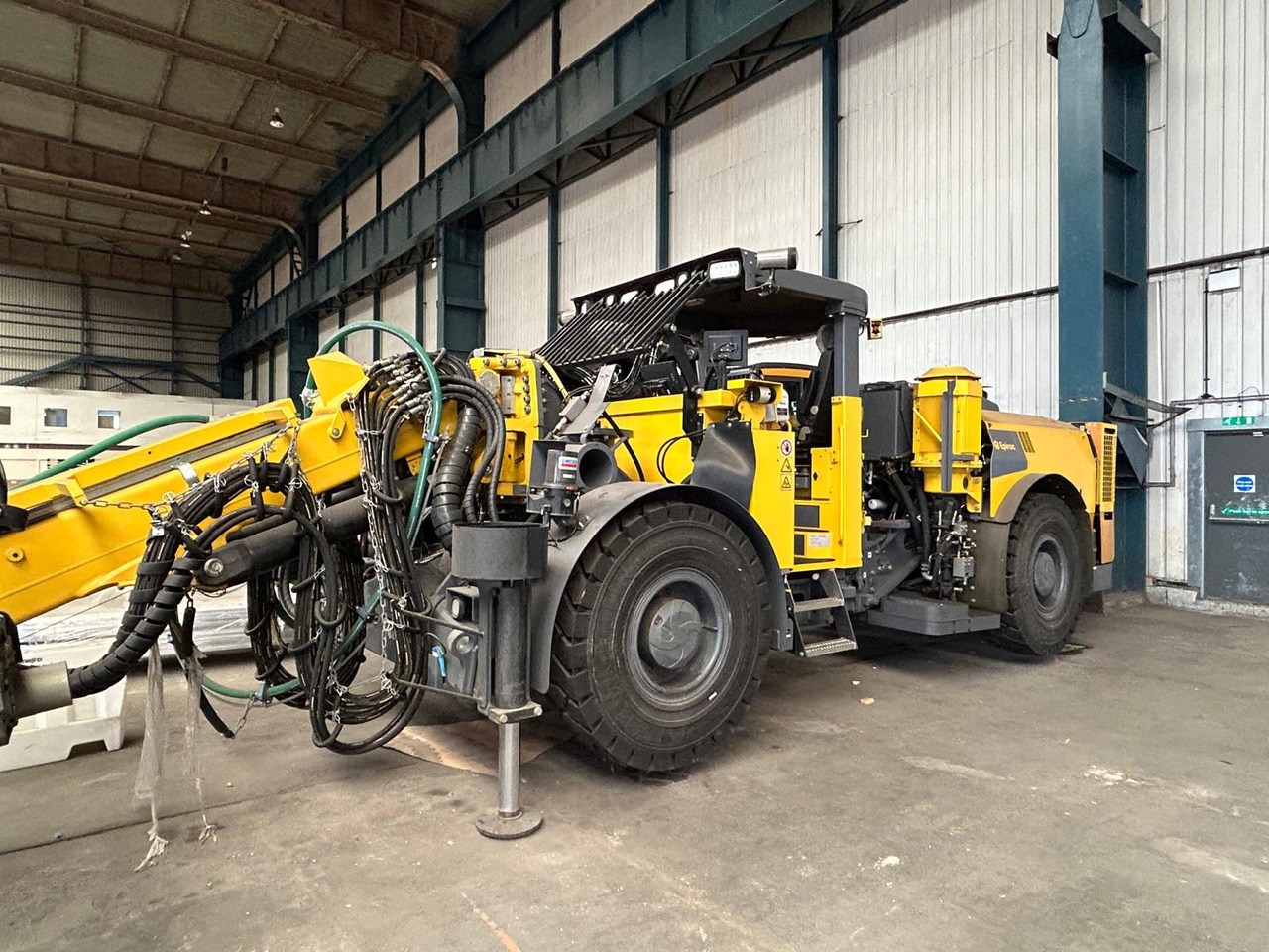 Atlas Copco (Epiroc) Boltec EC - Directional boring machine: picture 3 Atlas Copco (Epiroc) Boltec EC - Directional boring machine: picture 3