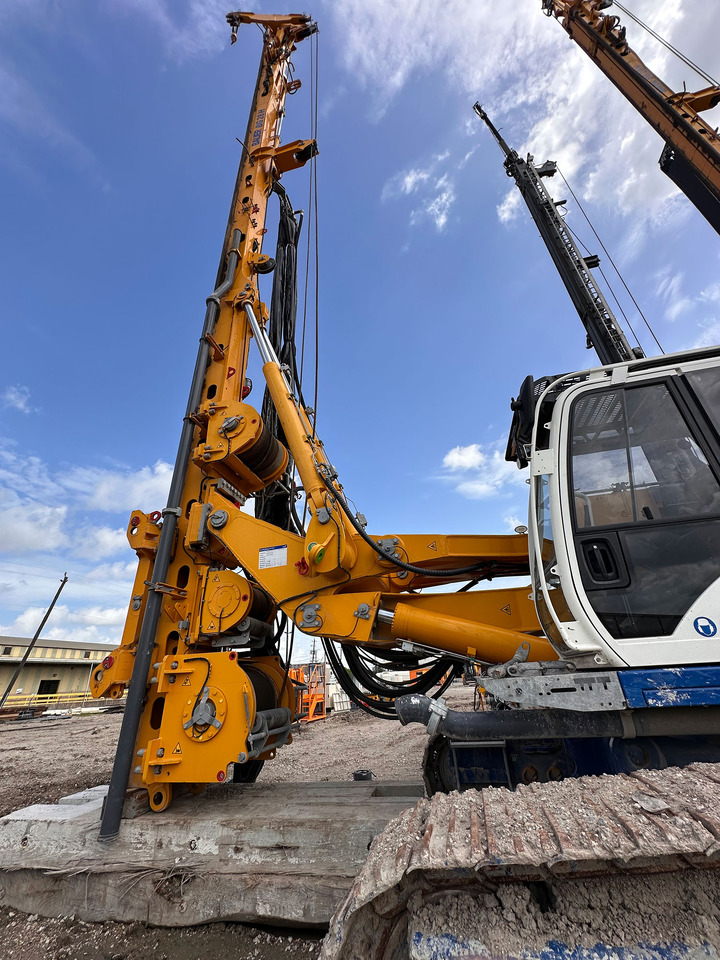 Bauer BG 28H - Pile driver: picture 4 Bauer BG 28H - Pile driver: picture 4