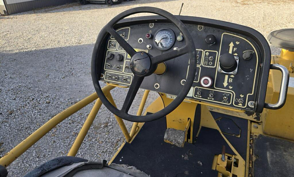 Caterpillar AP1055D - Asphalt paver: picture 5 Caterpillar AP1055D - Asphalt paver: picture 5