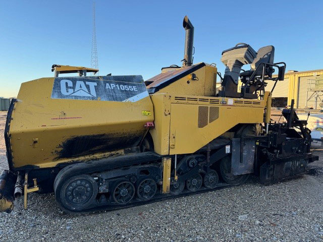 Caterpillar AP1055E - Asphalt paver: picture 1 Caterpillar AP1055E - Asphalt paver: picture 1