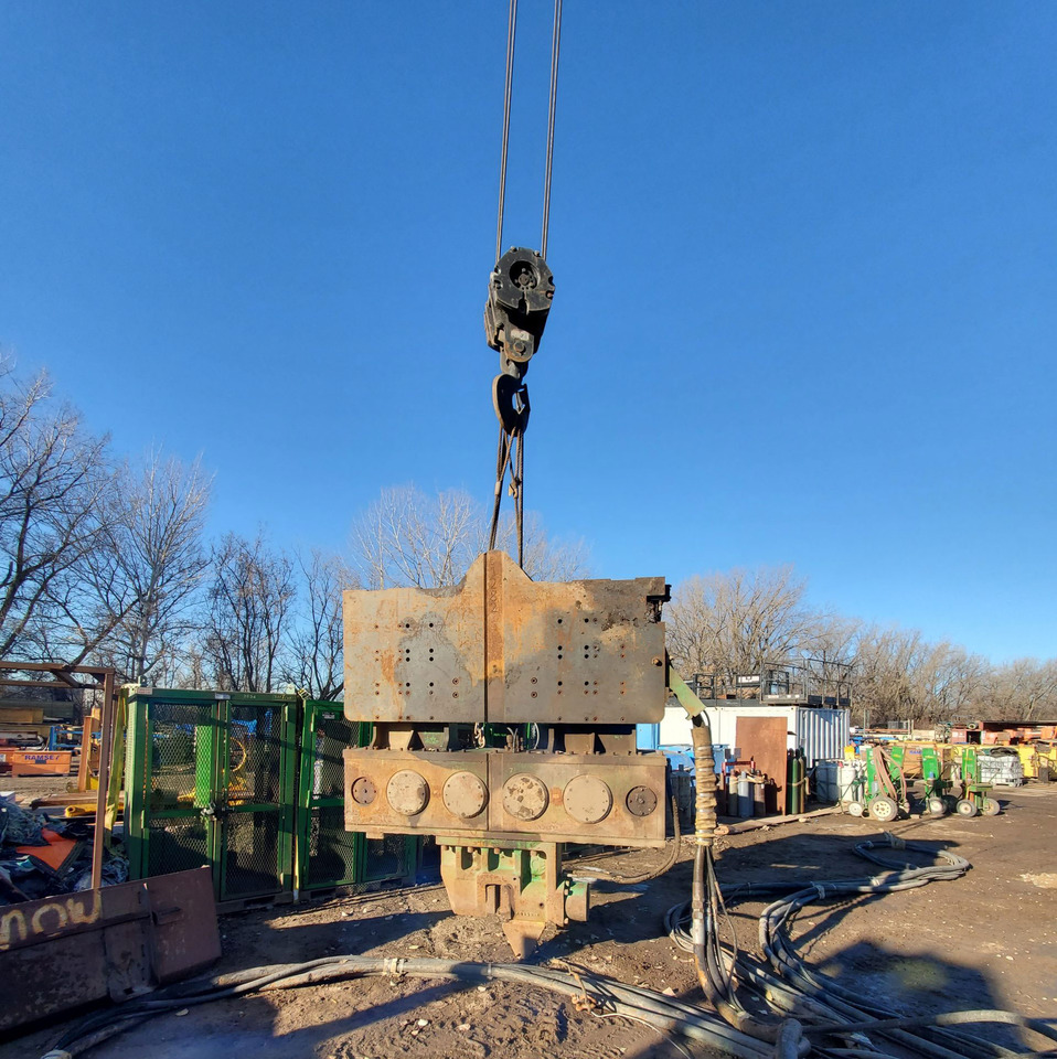 Ice 44B - Pile driver: picture 2 Ice 44B - Pile driver: picture 2