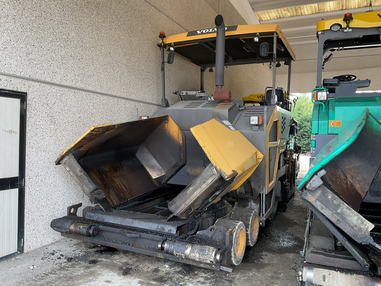 Volvo P6870C - Asphalt paver: picture 1 Volvo P6870C - Asphalt paver: picture 1