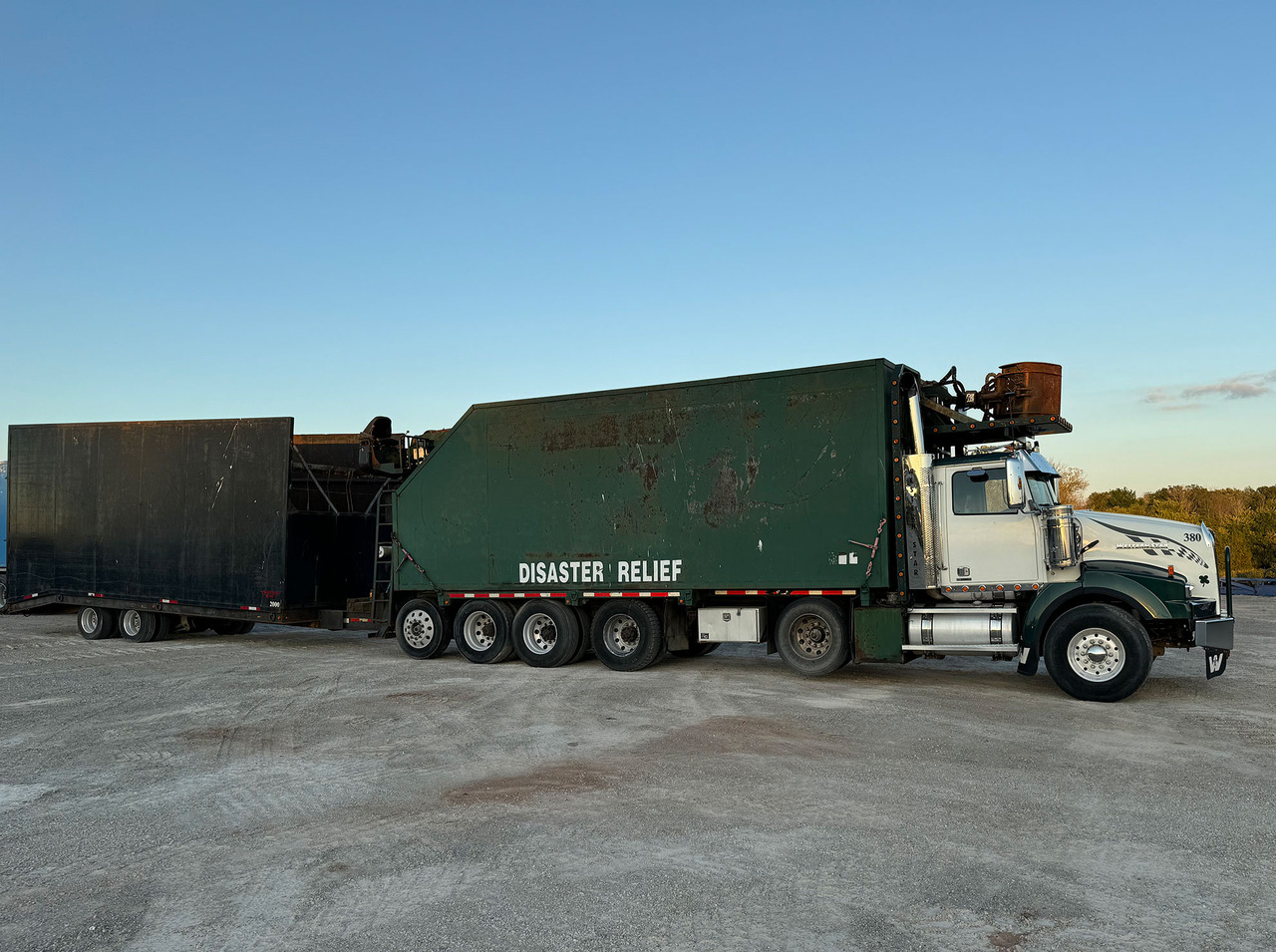 Western Star W4900 SB - Garbage truck: picture 1 Western Star W4900 SB - Garbage truck: picture 1