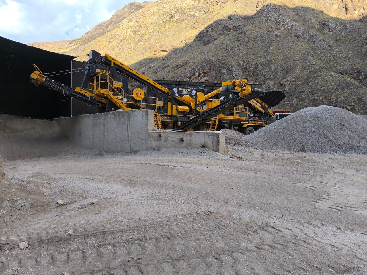 FABO Mobile crusher - Mobile crusher: picture 1 FABO Mobile crusher - Mobile crusher: picture 1