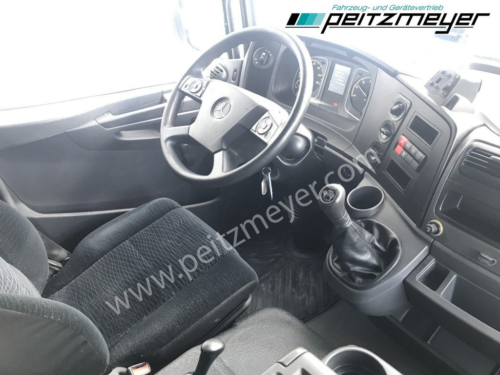 Refrigerator truck MERCEDES-BENZ Atego 818 L Tiefkühlkoffer m. Trennwand, Thermo T 800, LBW, Klima: picture 10 Refrigerator truck MERCEDES-BENZ Atego 818 L Tiefkühlkoffer m. Trennwand, Thermo T 800, LBW, Klima: picture 10