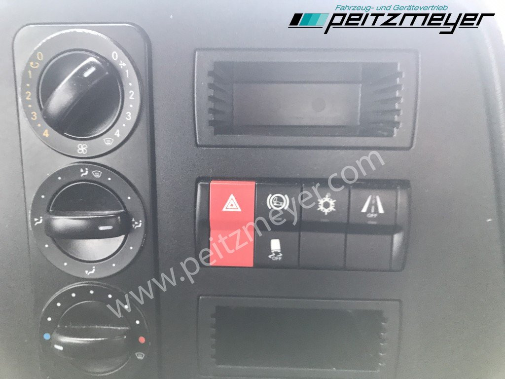 Refrigerator truck MERCEDES-BENZ Atego 818 L Tiefkühlkoffer m. Trennwand, Thermo T 800, LBW, Klima: picture 13 Refrigerator truck MERCEDES-BENZ Atego 818 L Tiefkühlkoffer m. Trennwand, Thermo T 800, LBW, Klima: picture 13