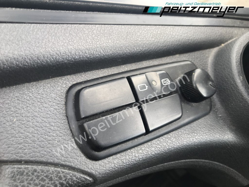 Refrigerator truck MERCEDES-BENZ Atego 818 L Tiefkühlkoffer m. Trennwand, Thermo T 800, LBW, Klima: picture 17 Refrigerator truck MERCEDES-BENZ Atego 818 L Tiefkühlkoffer m. Trennwand, Thermo T 800, LBW, Klima: picture 17