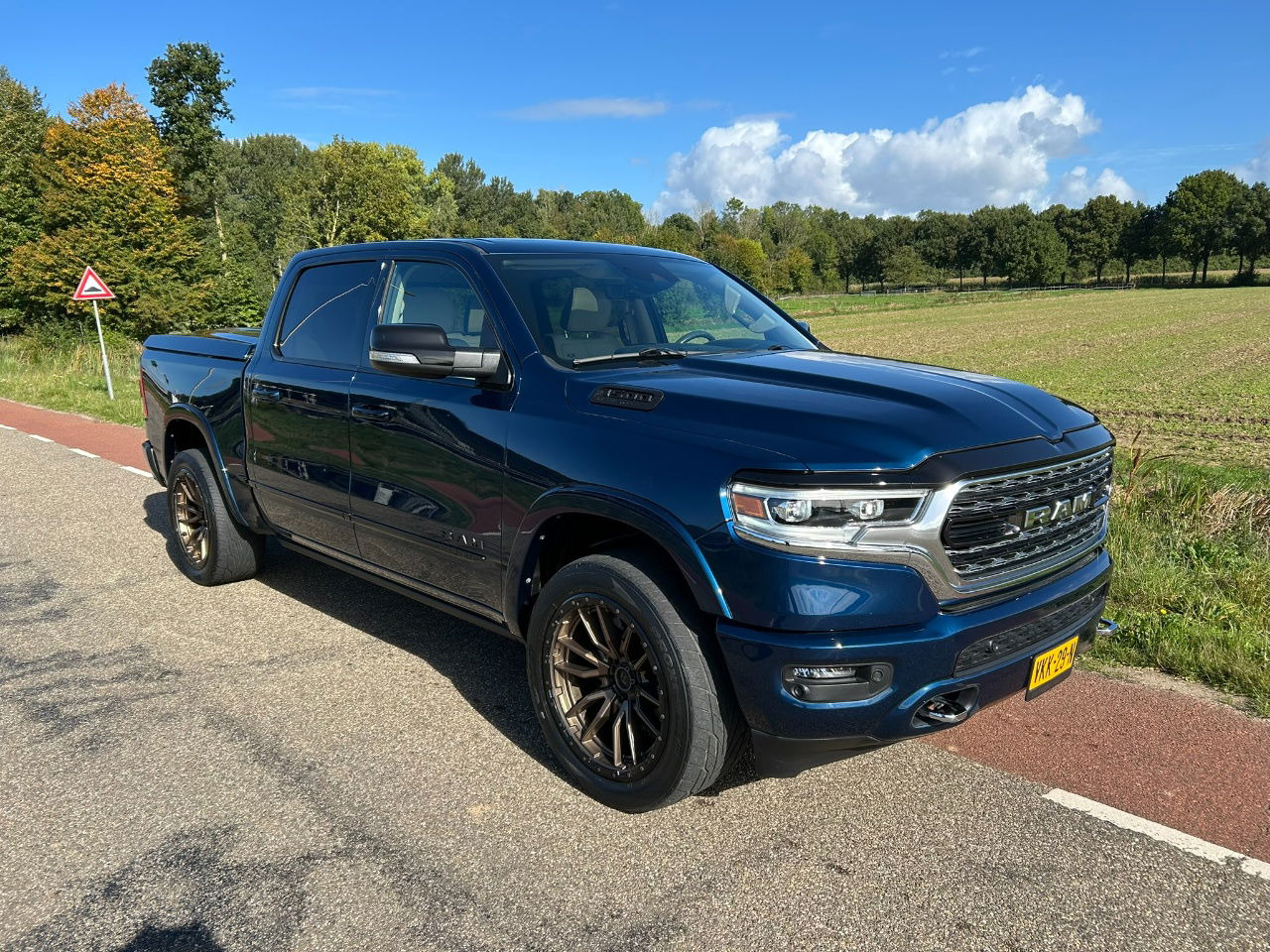 Dodge Ram Pick Up 1500 5.7 V8 4x4 Creb Cab Limeted Hemi Etorque - Pickup truck: picture 1 Dodge Ram Pick Up 1500 5.7 V8 4x4 Creb Cab Limeted Hemi Etorque - Pickup truck: picture 1
