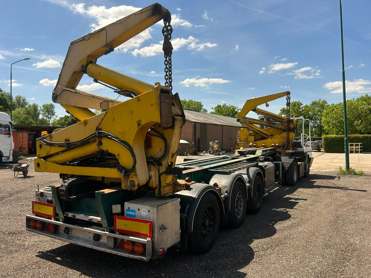 Hammar 195 HC / 20 ft, 2 x 20 ft 40 ft HC, power pack Diesel, Wireless controller 2 x, telescopic chassis - Container transporter/ Swap body semi-trailer: picture 3 Hammar 195 HC / 20 ft, 2 x 20 ft 40 ft HC, power pack Diesel, Wireless controller 2 x, telescopic chassis - Container transporter/ Swap body semi-trailer: picture 3
