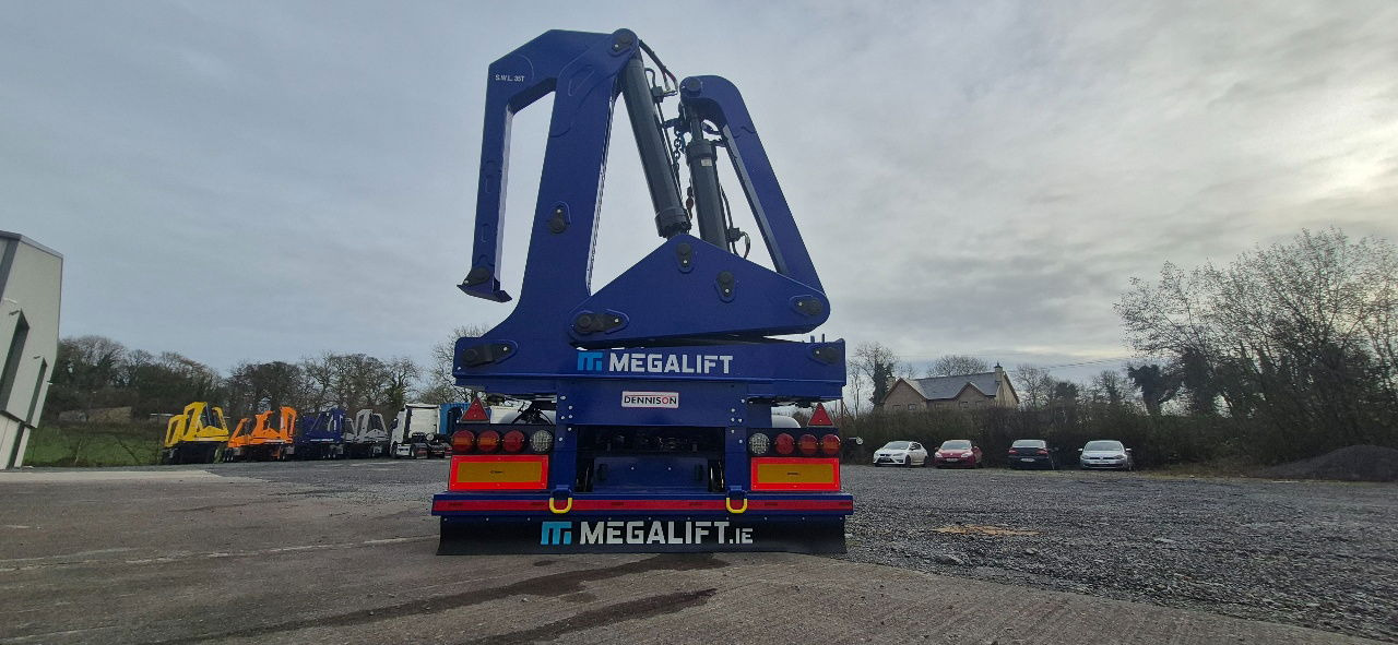 Mega NEW Megaliftt Sideloader / 35 tons lift capacity /20-40-45 HC/ Diesel engine / Gooseneck-extendable - Container transporter/ Swap body semi-trailer: picture 4 Mega NEW Megaliftt Sideloader / 35 tons lift capacity /20-40-45 HC/ Diesel engine / Gooseneck-extendable - Container transporter/ Swap body semi-trailer: picture 4