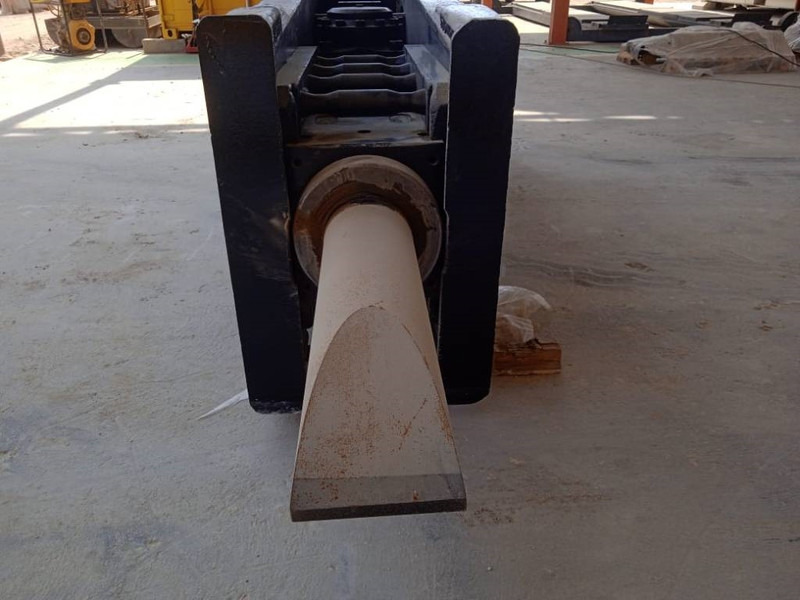 Cat H180GC Hammer (2 pcs available in Abu Dhabi) - Hydraulic hammer for Construction machinery: picture 4 Cat H180GC Hammer (2 pcs available in Abu Dhabi) - Hydraulic hammer for Construction machinery: picture 4