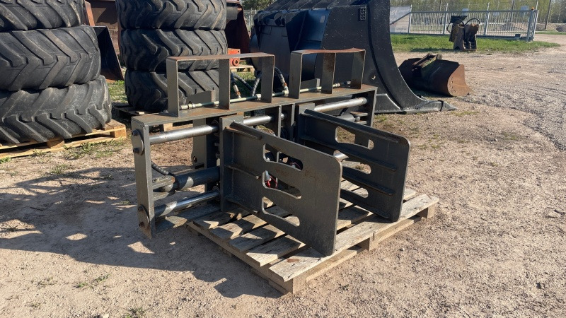 Bale Clamp 1700mm - Clamp for Construction machinery: picture 1 Bale Clamp 1700mm - Clamp for Construction machinery: picture 1