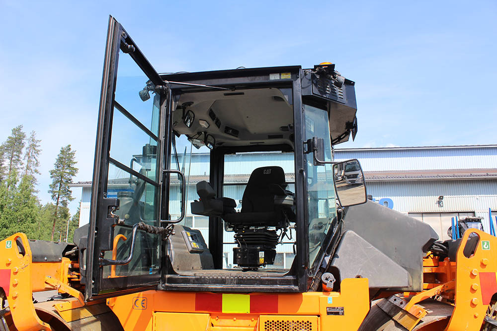 Road roller CATERPILLAR CD10: picture 11