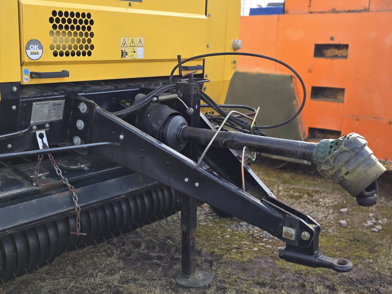 New Holland BR6090 - Round baler: picture 3 New Holland BR6090 - Round baler: picture 3