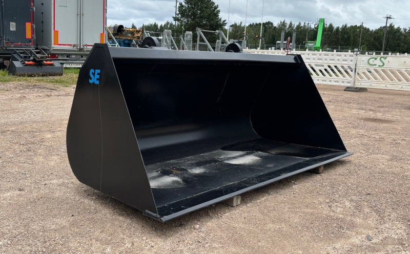 Volvo BM 2400mm - Loader bucket for Wheel loader: picture 1 Volvo BM 2400mm - Loader bucket for Wheel loader: picture 1