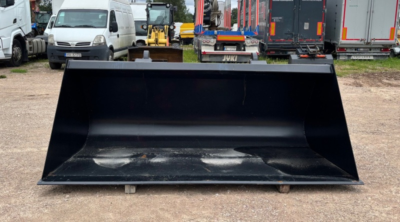 Volvo BM 2400mm - Loader bucket for Wheel loader: picture 2 Volvo BM 2400mm - Loader bucket for Wheel loader: picture 2