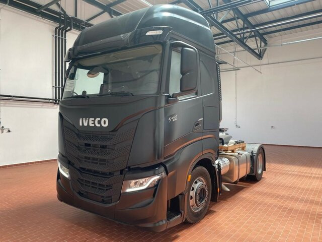 IVECO S-Way AS440S49T/P-AF4T COMFORT AERO PREMIUM LED... - Tractor unit: picture 1 IVECO S-Way AS440S49T/P-AF4T COMFORT AERO PREMIUM LED... - Tractor unit: picture 1