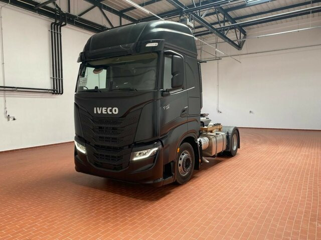 IVECO S-Way AS440S49T/P-AF4T COMFORT AERO PREMIUM LED... - Tractor unit: picture 5 IVECO S-Way AS440S49T/P-AF4T COMFORT AERO PREMIUM LED... - Tractor unit: picture 5