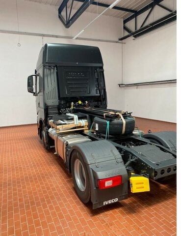 IVECO S-Way AS440S49T/P-AF4T COMFORT AERO PREMIUM LED... - Tractor unit: picture 2 IVECO S-Way AS440S49T/P-AF4T COMFORT AERO PREMIUM LED... - Tractor unit: picture 2