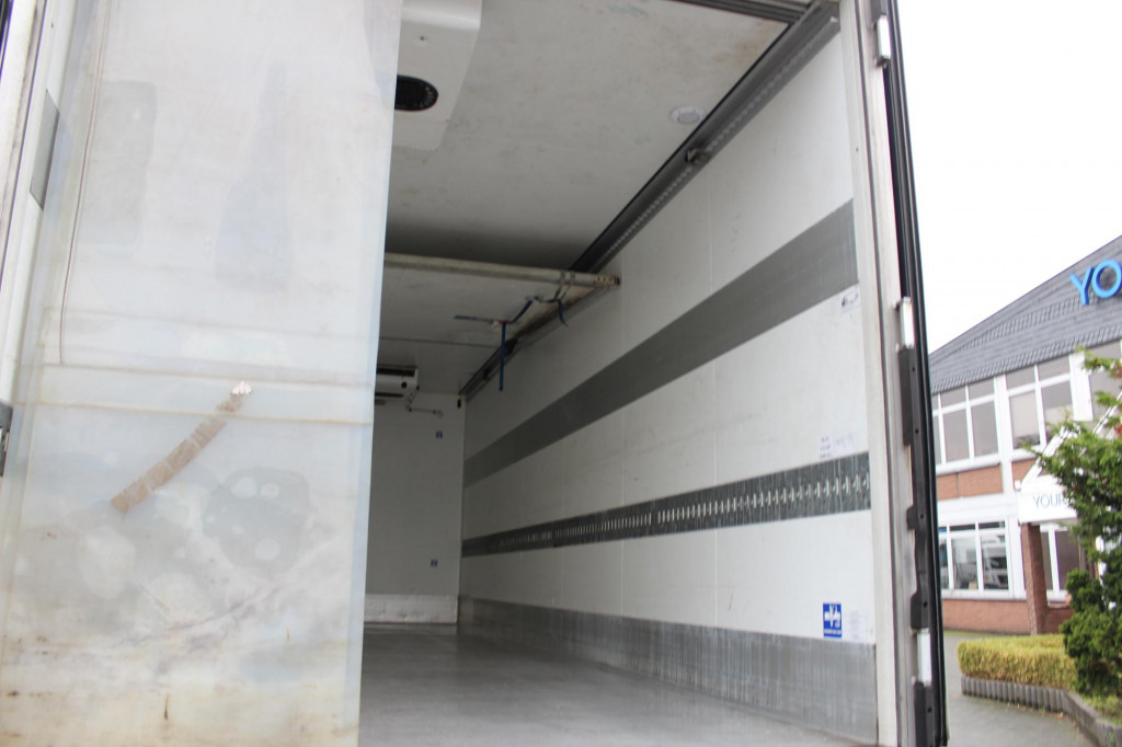 Refrigerator truck Mercedes-Benz Actros 1830 E6 TK T-1200R Multi Bi-Temp LBW AHK: picture 15 Refrigerator truck Mercedes-Benz Actros 1830 E6 TK T-1200R Multi Bi-Temp LBW AHK: picture 15
