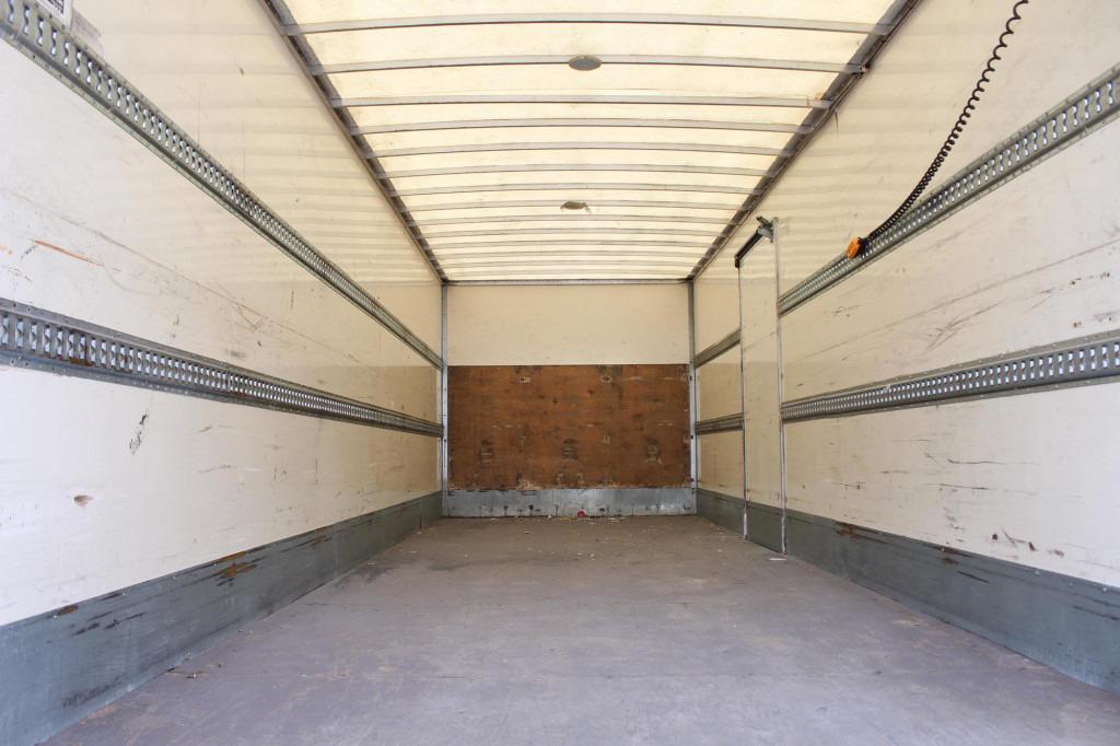 Mercedes-Benz Antos 1830 E6 Koffer 7,7m  LBW  S.Tür  ACC  LDW - Box truck: picture 2 Mercedes-Benz Antos 1830 E6 Koffer 7,7m  LBW  S.Tür  ACC  LDW - Box truck: picture 2