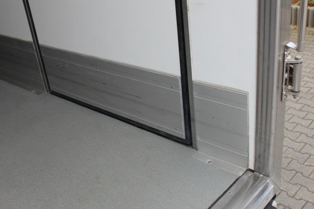 Mercedes-Benz Atego  1024 E6 TK T-1000R Strom Tür+LBW Nur 85Tkm - Refrigerator truck: picture 4 Mercedes-Benz Atego  1024 E6 TK T-1000R Strom Tür+LBW Nur 85Tkm - Refrigerator truck: picture 4