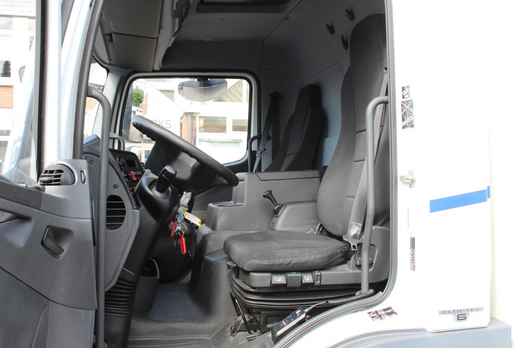 Mercedes-Benz Atego 1221 E6  Koffer   Klima  LDW  Schalter  LBW - Box truck: picture 5 Mercedes-Benz Atego 1221 E6  Koffer   Klima  LDW  Schalter  LBW - Box truck: picture 5
