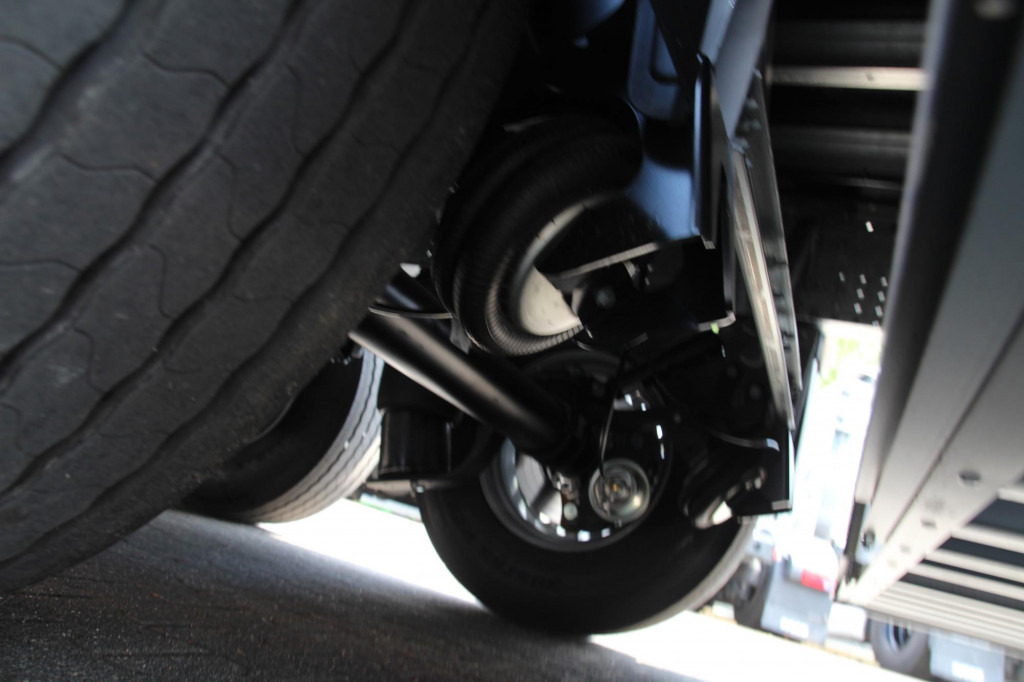 SCHMITZ Koffer    DS Liftachse 4x Pal.-Kasten NEU ! - Closed box semi-trailer: picture 5 SCHMITZ Koffer    DS Liftachse 4x Pal.-Kasten NEU ! - Closed box semi-trailer: picture 5