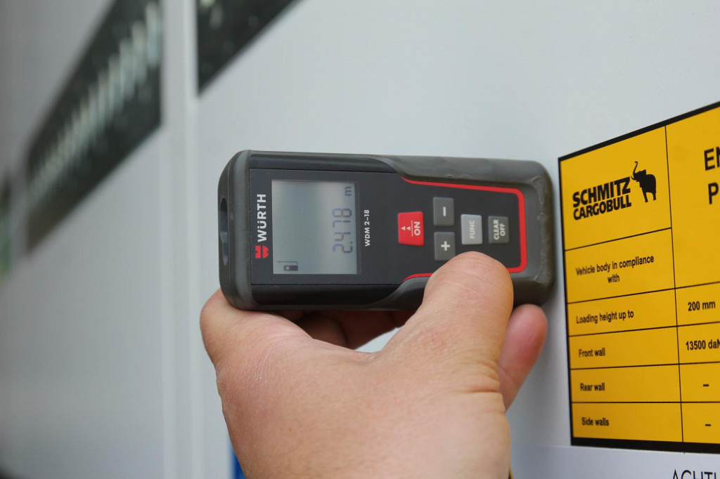 SCHMITZ Koffer    DS Liftachse 4x Pal.-Kasten NEU ! - Closed box semi-trailer: picture 3 SCHMITZ Koffer    DS Liftachse 4x Pal.-Kasten NEU ! - Closed box semi-trailer: picture 3