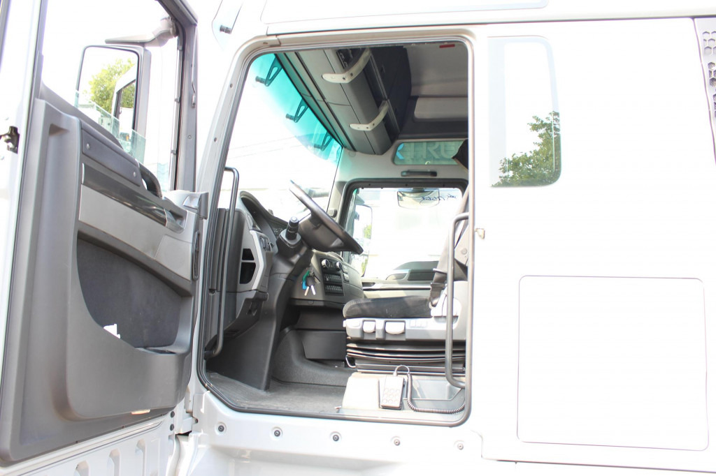 MAN TGX 18.520 XXL D38 Retarder MOTOR GERÄUSCHE - Tractor unit: picture 5 MAN TGX 18.520 XXL D38 Retarder MOTOR GERÄUSCHE - Tractor unit: picture 5