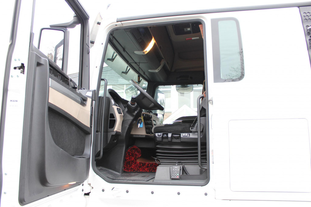 MAN TGX 510 XL Retarder Alufelgen Standklima 2 Tank - Tractor unit: picture 5 MAN TGX 510 XL Retarder Alufelgen Standklima 2 Tank - Tractor unit: picture 5
