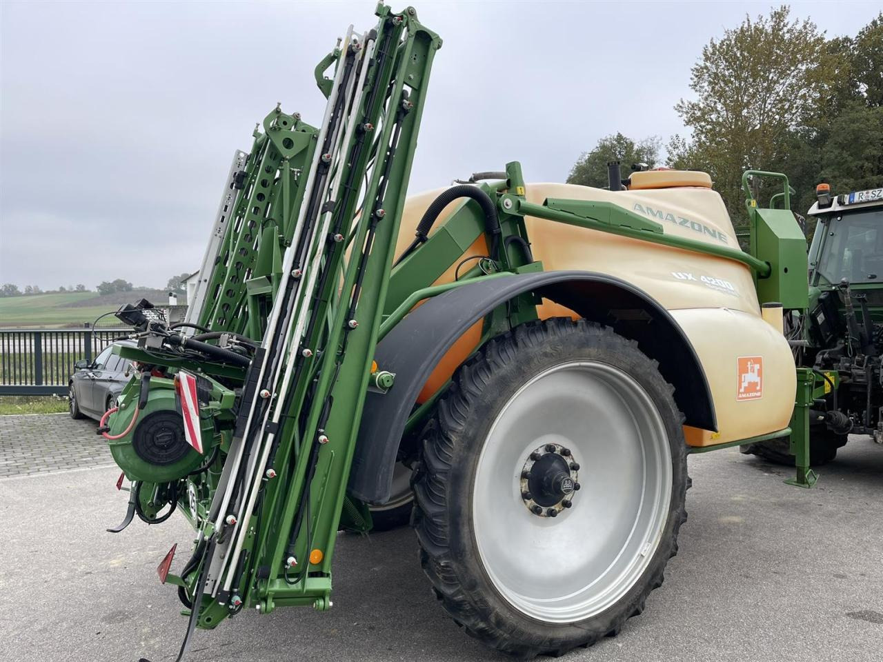Amazone UX 4200 Special - Trailed sprayer: picture 5 Amazone UX 4200 Special - Trailed sprayer: picture 5