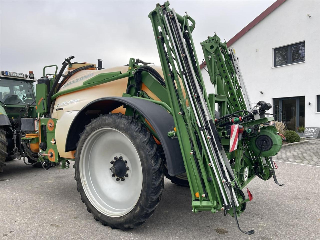Amazone UX 4200 Special - Trailed sprayer: picture 3 Amazone UX 4200 Special - Trailed sprayer: picture 3