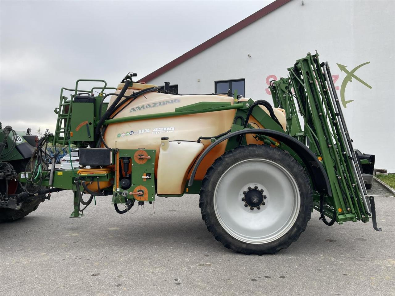 Amazone UX 4200 Special - Trailed sprayer: picture 2 Amazone UX 4200 Special - Trailed sprayer: picture 2