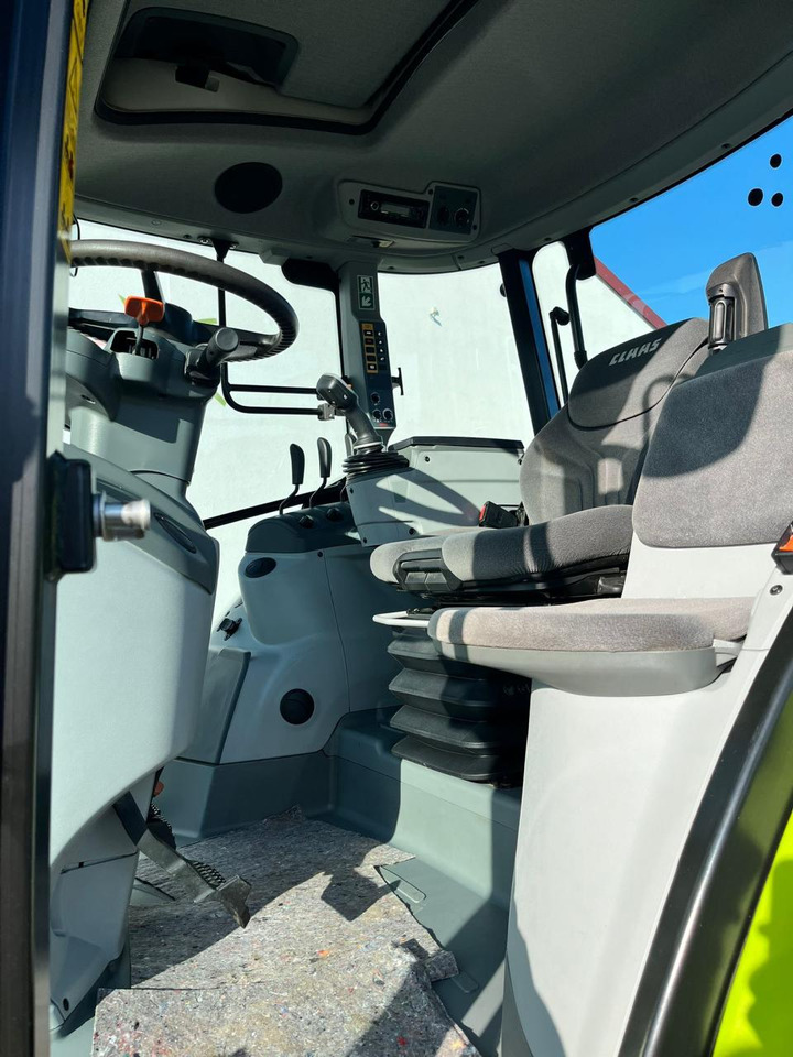 Farm tractor CLAAS Arion 420 Cis, Frontzapfwelle und Frontkraftheber: picture 17