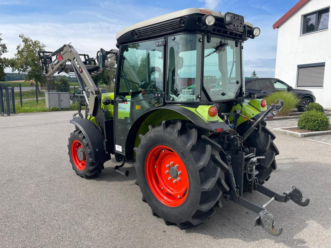 CLAAS Nexos 210 mit Frontlader und FZW, 236Bh, NEUWERTIG! - Farm tractor: picture 3 CLAAS Nexos 210 mit Frontlader und FZW, 236Bh, NEUWERTIG! - Farm tractor: picture 3