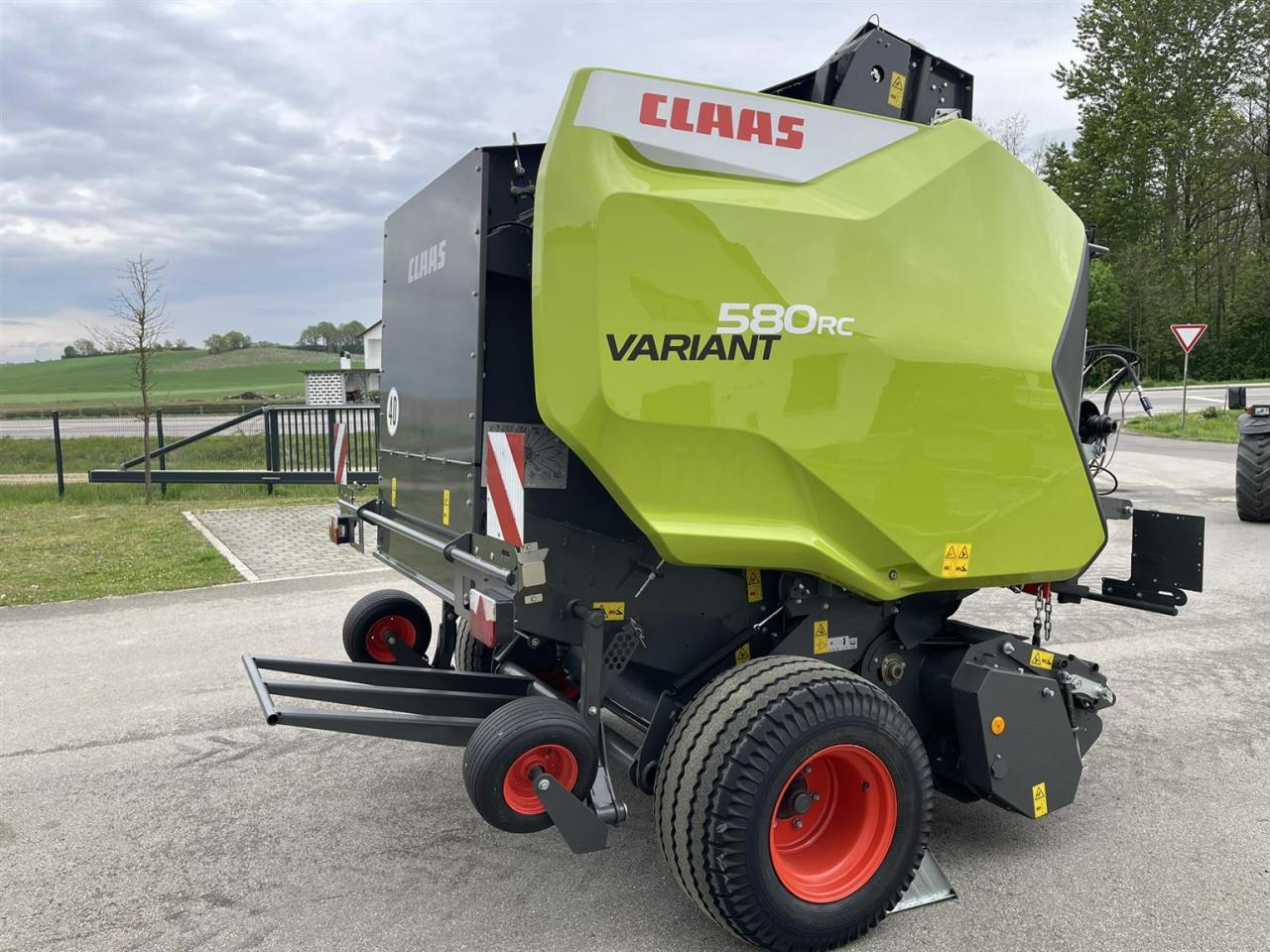 CLAAS Variant 580 RC PRO, neuwertige Rundballenpresse, Baujahr 2023 - Round baler: picture 5 CLAAS Variant 580 RC PRO, neuwertige Rundballenpresse, Baujahr 2023 - Round baler: picture 5