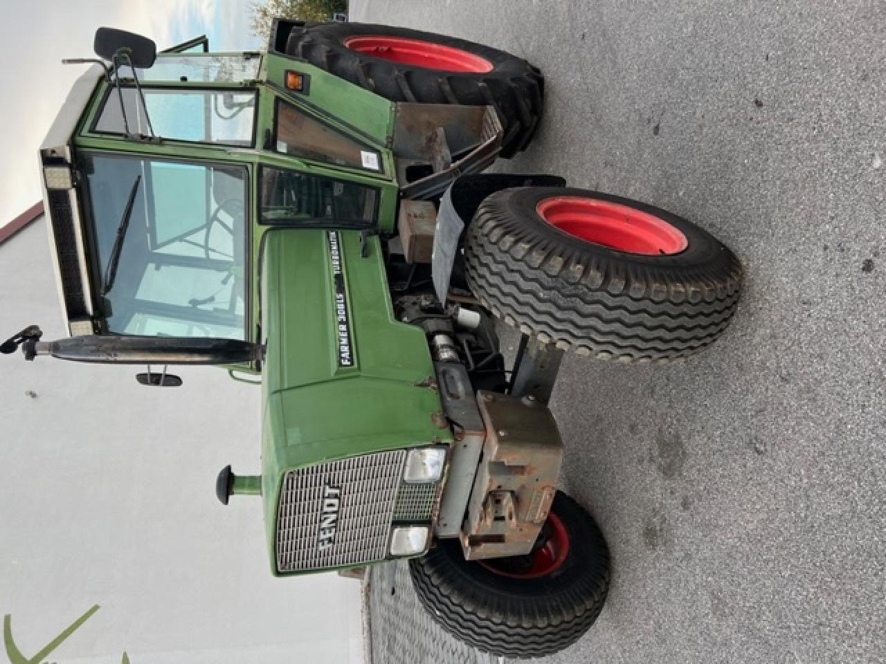 Fendt Farmer 306 LS, ca. 9516 Bh, Baujahr 1982 - Farm tractor: picture 2 Fendt Farmer 306 LS, ca. 9516 Bh, Baujahr 1982 - Farm tractor: picture 2