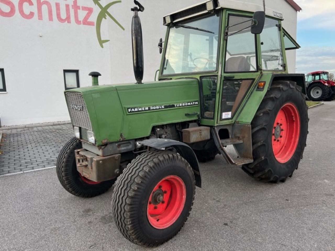 Fendt Farmer 306 LS, ca. 9516 Bh, Baujahr 1982 - Farm tractor: picture 1 Fendt Farmer 306 LS, ca. 9516 Bh, Baujahr 1982 - Farm tractor: picture 1