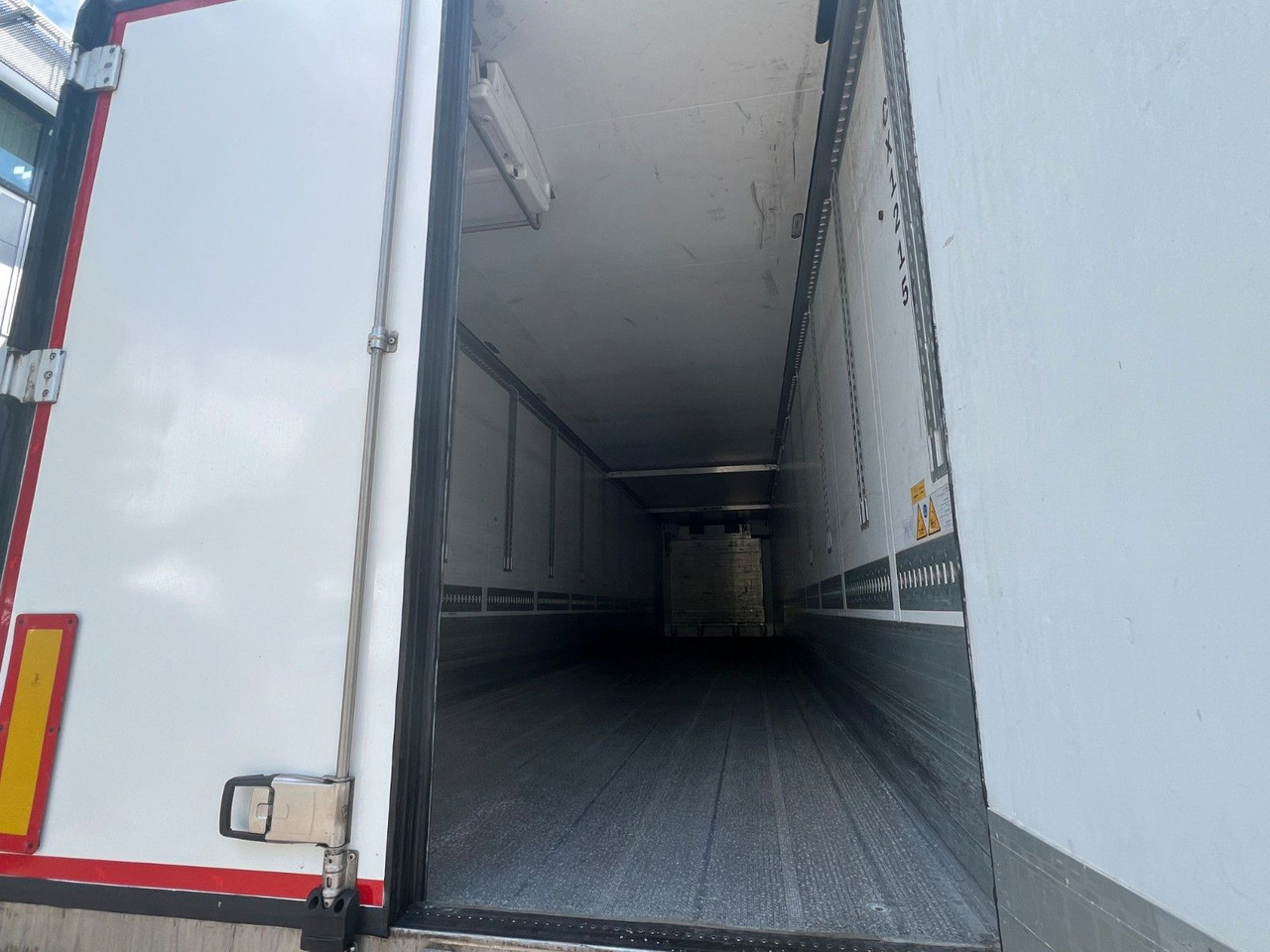 Schmitz Cargobull SKO 24/L - 13.4 FP 45 Cool, Multitemp - Refrigerator semi-trailer: picture 5 Schmitz Cargobull SKO 24/L - 13.4 FP 45 Cool, Multitemp - Refrigerator semi-trailer: picture 5