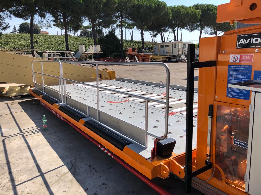 Main Deck Loader Aviogei 20 tons 2PU2000 - Aircraft cargo loader: picture 4 Main Deck Loader Aviogei 20 tons 2PU2000 - Aircraft cargo loader: picture 4