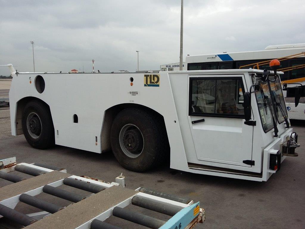 Pushback Tractor TLD TMX400-26 - Pushback tractor: picture 3 Pushback Tractor TLD TMX400-26 - Pushback tractor: picture 3